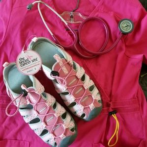 Together we will stomp out breast cancer 💖💖